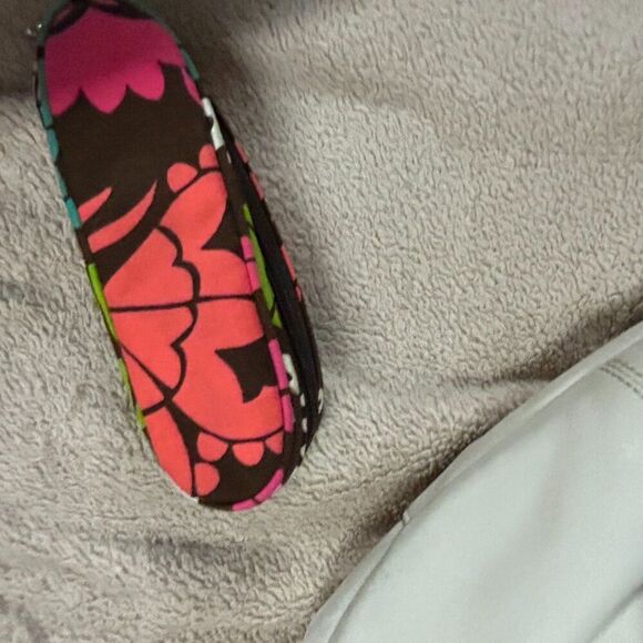 Vera bradley eyeglass case - Picture 2 of 3